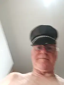 olivbisoumis online show from April 16, 2026, 5:08 am