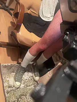 ozzyylove online show from April 11, 2026, 8:13 pm