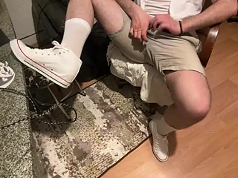 ozzyylove online show from April 17, 2026, 8:45 pm