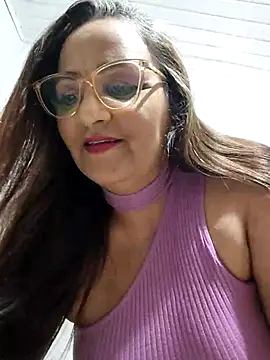 Noemipopi online show from April 21, 2026, 11:51 pm