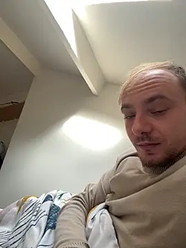 Crevette311 online show from November 21, 2025, 12:48 pm