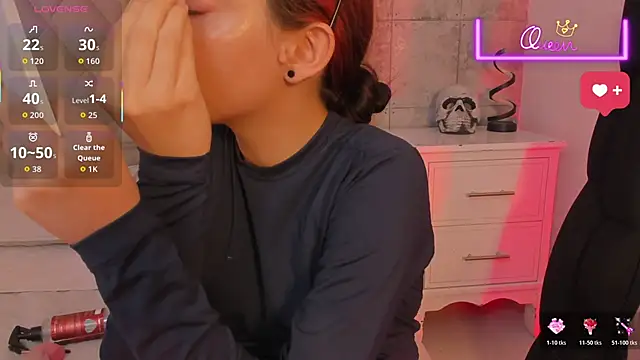 MelLove  online show from March 3, 2026, 11:54 pm