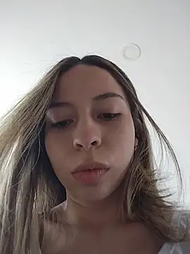 LuuluBerry online show from March 15, 2026, 4:24 pm