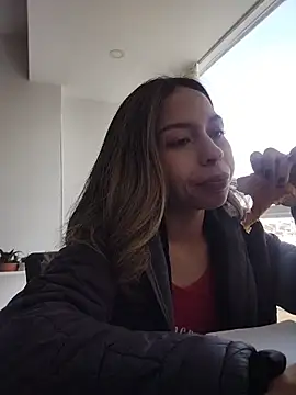 Snapshot of LuuluBerry chatting on March 29, 2026, 3:01 pm LuuluBerry online show from March 29, 2026, 3:01 pm