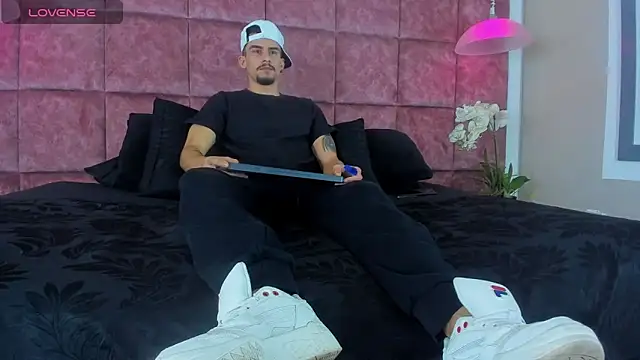 SharonTygaX online show from March 28, 2026, 3:50 am