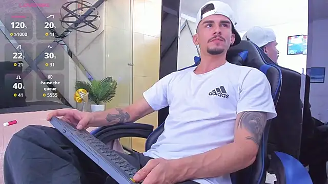 SharonTygaX online show from April 22, 2026, 4:19 pm