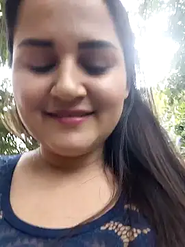 yissela92 online show from February 21, 2026, 6:53 pm