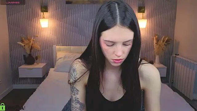 Snapshot of elise_robbie chatting on April 23, 2026, 1:07 am elise robbie online show from April 23, 2026, 1:07 am