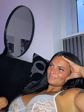 Destinylovex online show from June 4, 2026, 8:04 pm