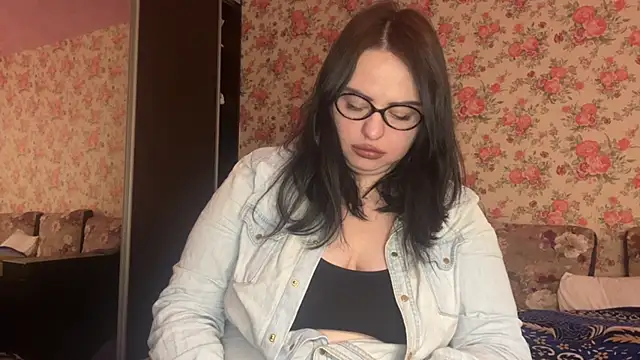 Snapshot of CherylEdwards chatting on March 28, 2026, 10:59 am CherylEdwards online show from March 28, 2026, 10:59 am