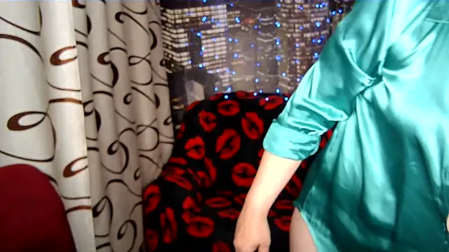 SWEET--Nika online show from April 19, 2026, 5:40 am