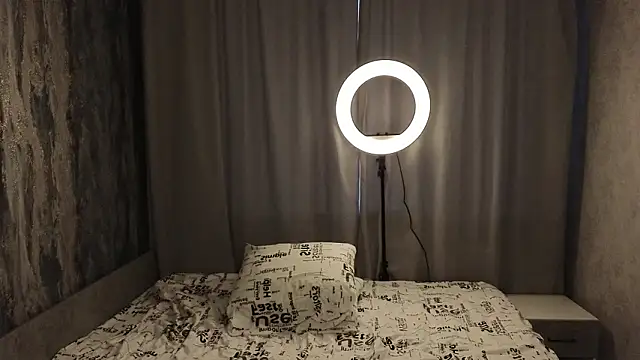 DevilWearsPradaa online show from February 23, 2026, 2:36 pm