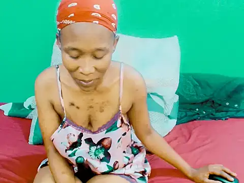 QueenYc online show from February 23, 2026, 4:26 pm