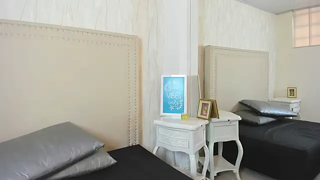 FernandaAvilax online show from April 20, 2026, 7:04 pm