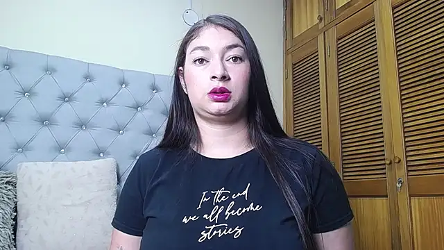 skarlett  36 online show from April 21, 2026, 2:34 pm