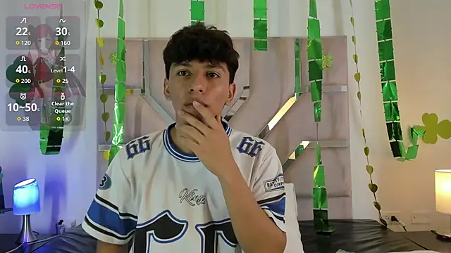 Angel Lux online show from March 5, 2026, 6:59 pm