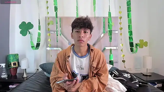 Angel Lux online show from March 6, 2026, 8:16 pm