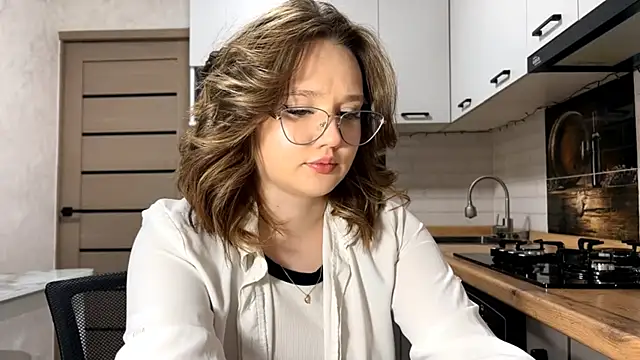 AinaSmith online show from March 4, 2026, 10:21 am