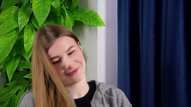 Snapshot of DixieVarlas chatting on March 8, 2026, 5:33 am DixieVarlas online show from March 8, 2026, 5:33 am