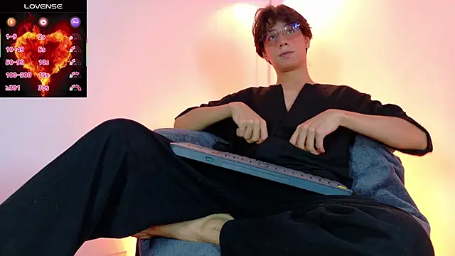 lui x dust online show from March 20, 2026, 3:55 am