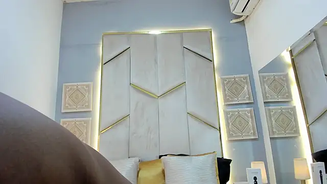 KarinaaCoxx online show from April 20, 2026, 12:30 pm