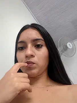 Snapshot of DulceCaroX chatting on July 14, 2026, 2:12 pm DulceCaroX online show from July 14, 2026, 2:12 pm