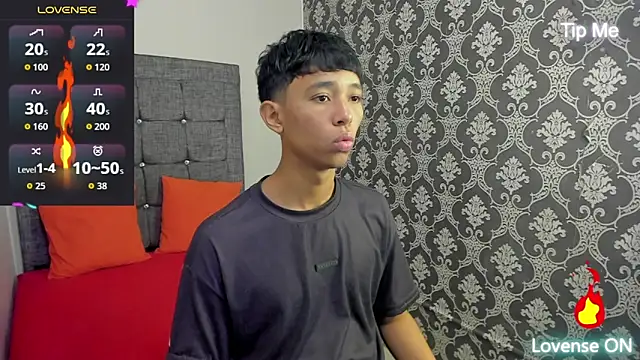 Little Twink19x online show from June 6, 2026, 7:40 pm