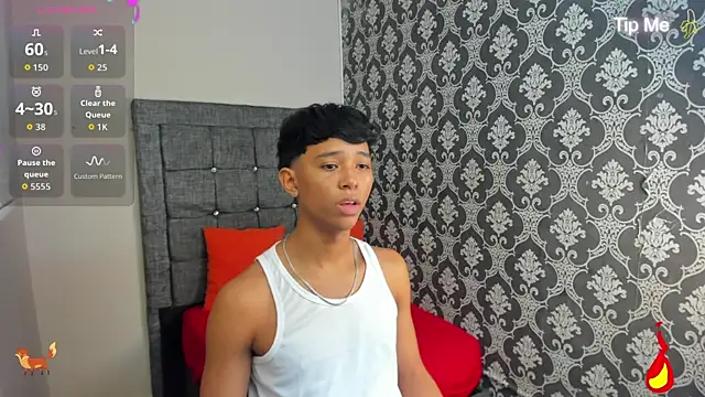 Snapshot of Little_Twink19x chatting on July 6, 2026, 8:33 pm Little Twink19x online show from July 6, 2026, 8:33 pm
