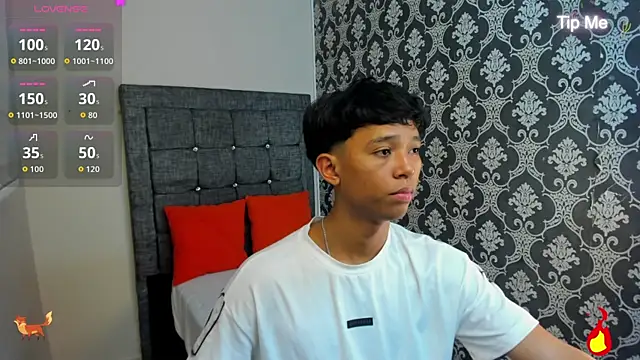 Snapshot of Little_Twink19x chatting on July 9, 2026, 7:29 pm Little Twink19x online show from July 9, 2026, 7:29 pm