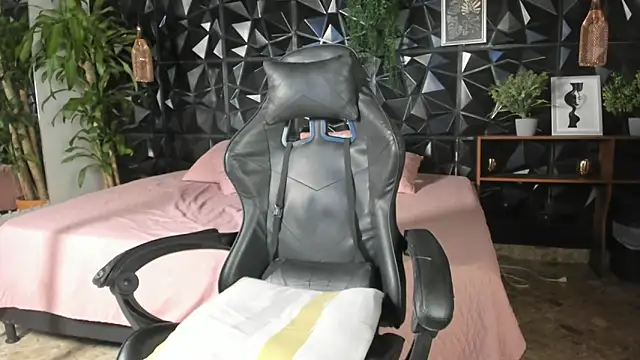 Jeremy wallker online show from April 21, 2026, 1:42 am