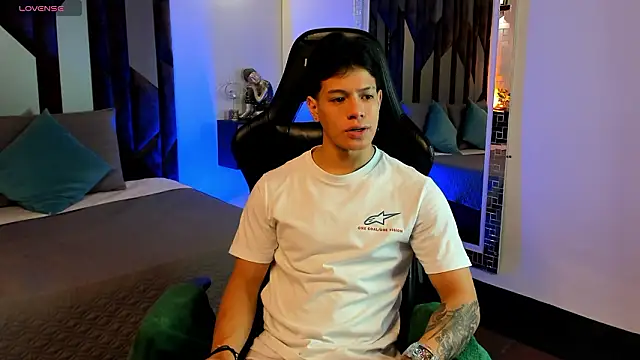 TonyPetrovjs online show from March 25, 2026, 4:18 am