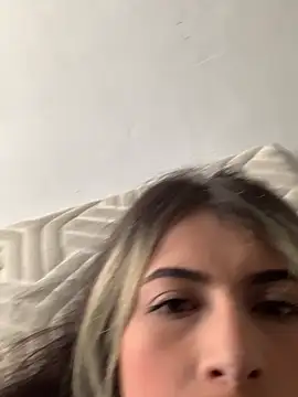 Candy Lennon online show from March 3, 2026, 7:20 pm