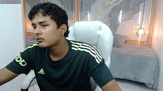 velvet o online show from March 8, 2026, 5:00 am