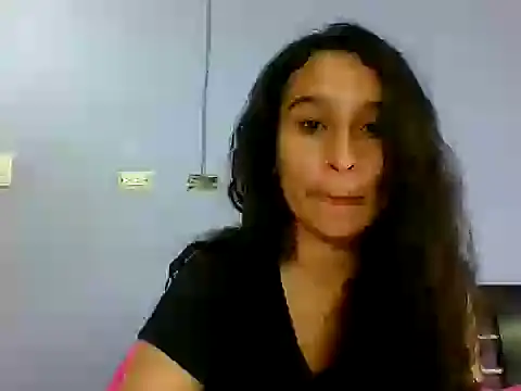 scarlettscottx  online show from April 25, 2026, 8:06 pm
