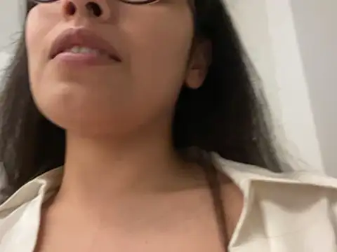 ForeverLola2026 online show from May 30, 2026, 5:26 am