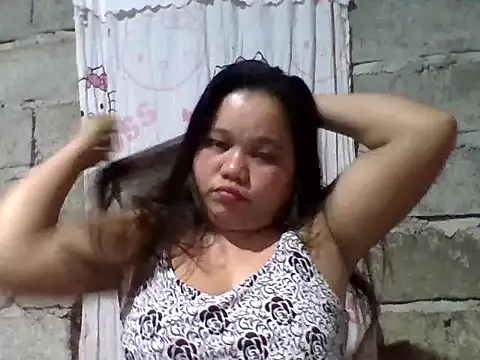 sweetlyn31 online show from March 15, 2026, 4:35 pm