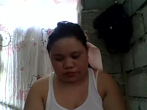 sweetlyn31 online show from April 3, 2026, 6:11 am