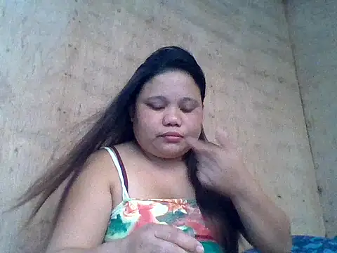 sweetlyn31 online show from April 5, 2026, 10:51 pm