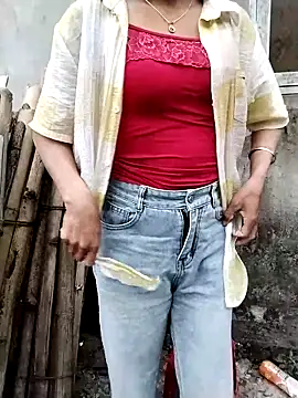 ngocbao11 online show from April 1, 2026, 12:44 am