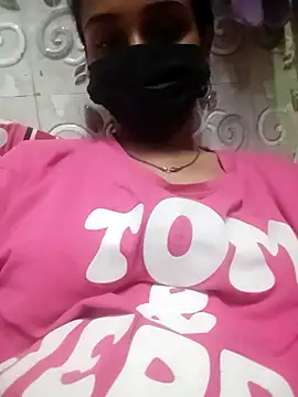 Snapshot of Vandana122 chatting on May 6, 2026, 11:26 am Vandana122 online show from May 6, 2026, 11:26 am