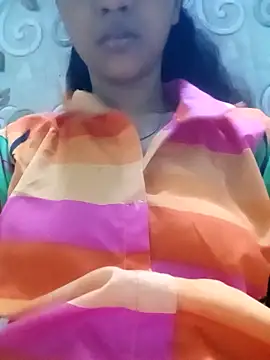 Snapshot of Vandana122 chatting on May 7, 2026, 11:37 am Vandana122 online show from May 7, 2026, 11:37 am