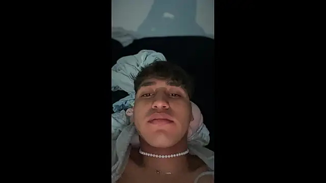 Alejandroml2 online show from March 18, 2026, 7:11 am