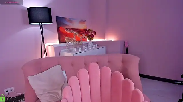 taticamomile online show from April 9, 2026, 12:43 pm