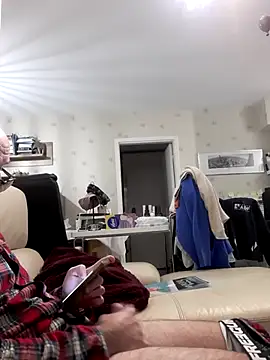 Florent1307 online show from February 23, 2026, 9:45 pm