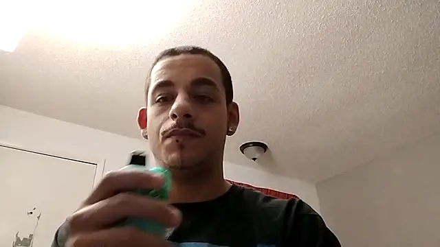 momo0208 online show from February 25, 2026, 3:27 am