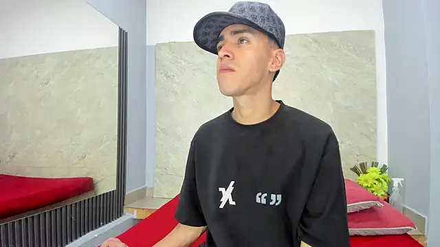 Mick-lollipop online show from April 22, 2026, 7:48 pm