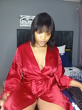 Snapshot of Divine_Beautyxx chatting on July 17, 2026, 12:17 am Divine Beautyxx online show from July 17, 2026, 12:17 am