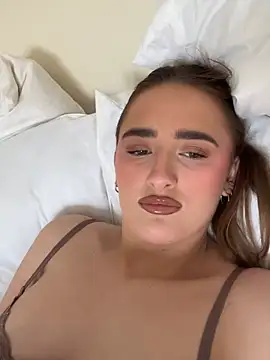 LolaRaeBabyy online show from March 6, 2026, 2:35 pm