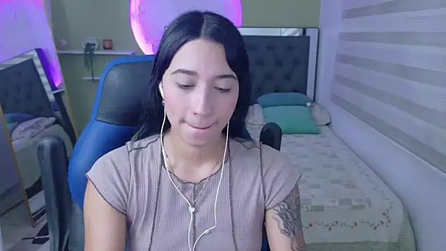 ivvoncute online show from July 5, 2026, 4:19 am