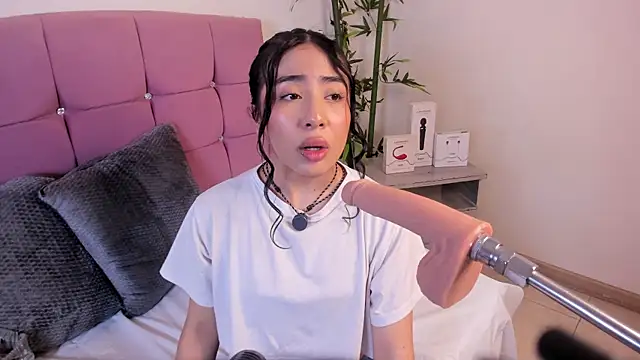 Snapshot of Valecute_ chatting on June 26, 2026, 8:24 pm Valecute online show from June 26, 2026, 8:24 pm